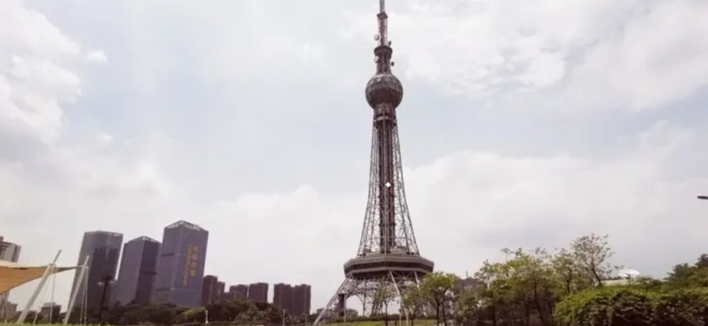 电视塔高耸云端,触摸未来科技之巅的高度揭秘