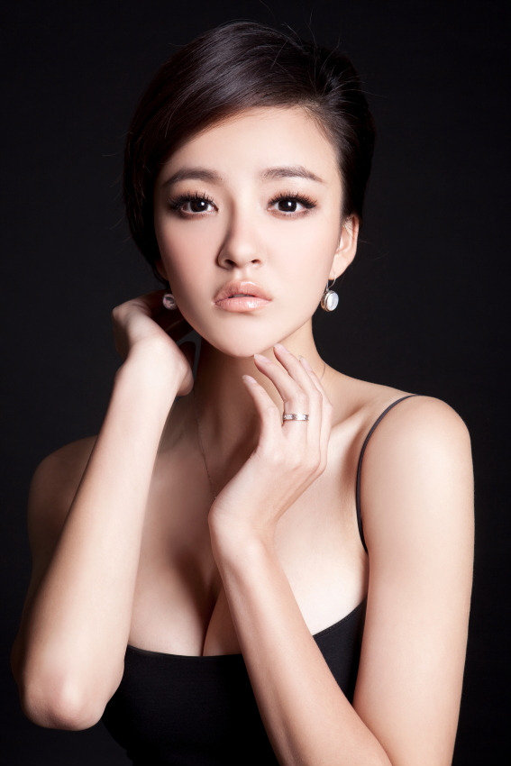 小巷中的隐藏宝藏,最新写真欣赏