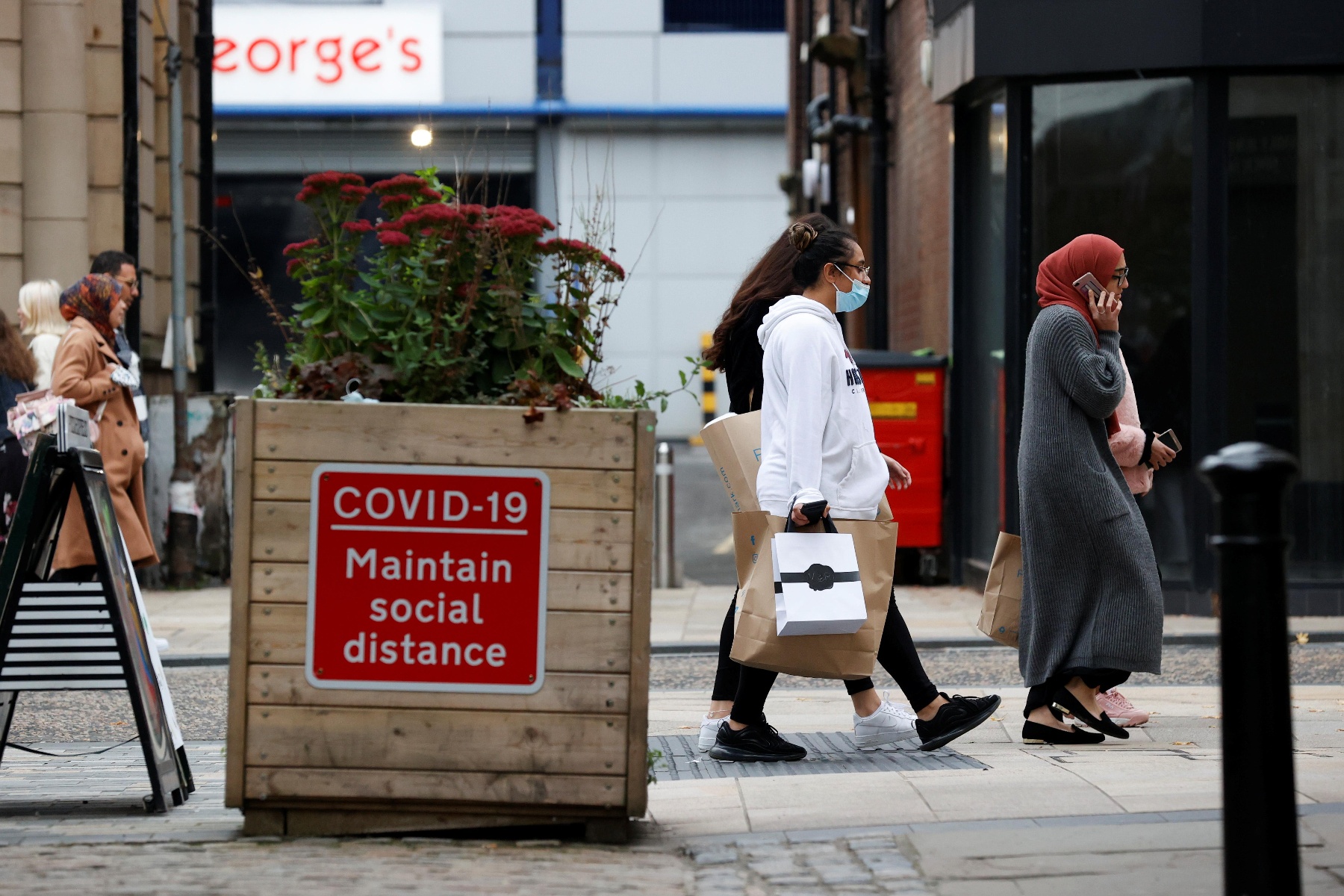 英国新增确诊病例，疫情最新动态、影响分析与启示