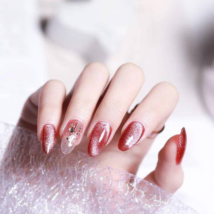 夏日流行美甲风尚,掀起夏日美甲革命,引领未来风尚的高科技美甲新品