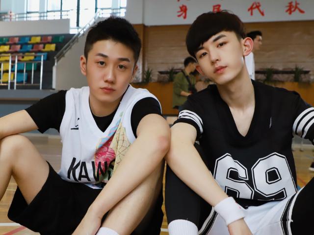 青春派2电影,热血燃烧的青春岁月时光重现!