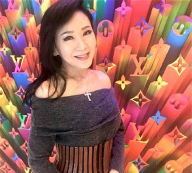 演员黄荣,演员黄荣，演艺之路的璀璨之星