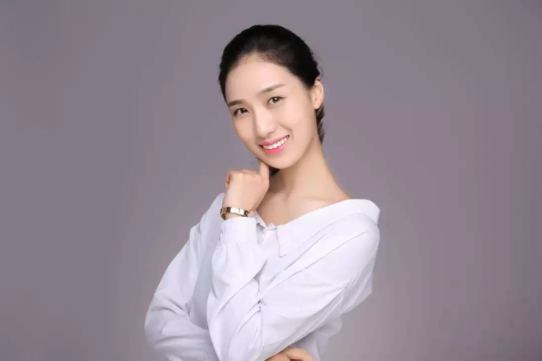 演员黄荣,演员黄荣,演艺之路的璀璨之星