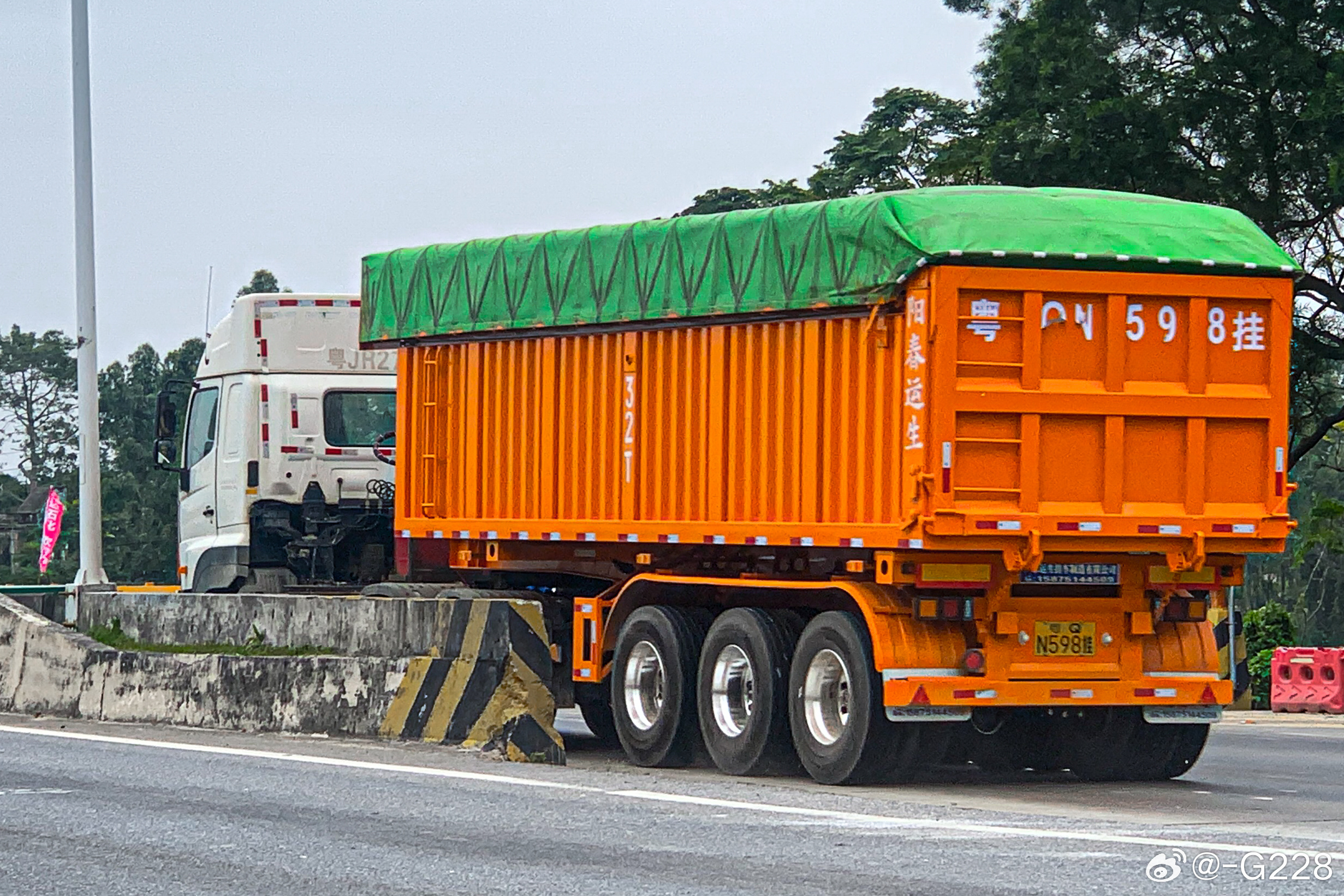 最新挂车资讯，友情与家的温馨之旅