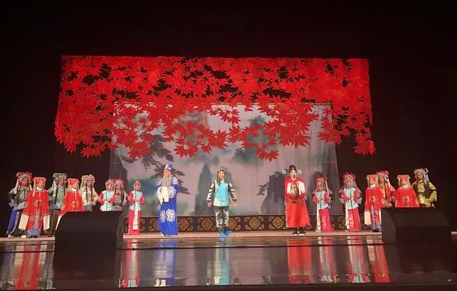 河南人民会堂上演精彩演出