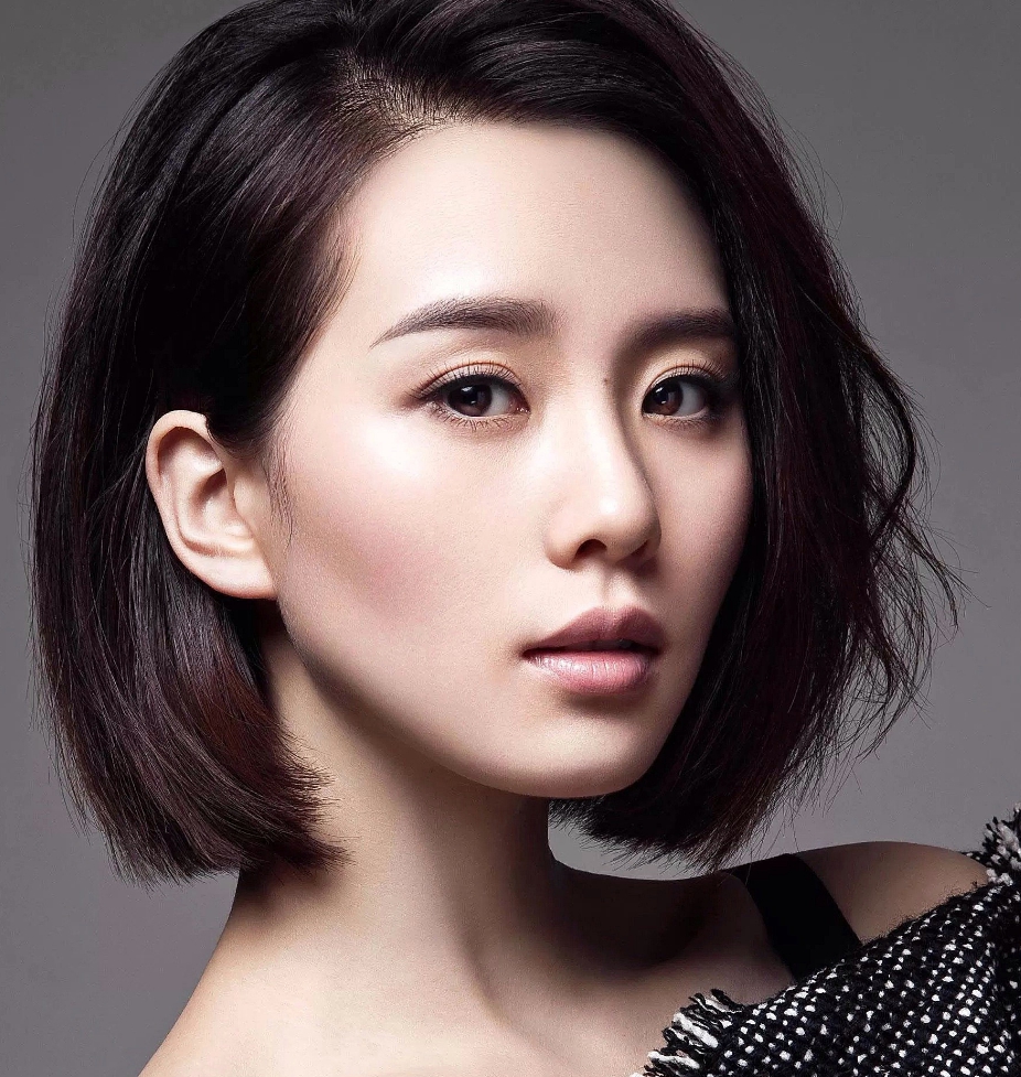 刘姓明星引领高科技产品,开启未来生活新纪元!