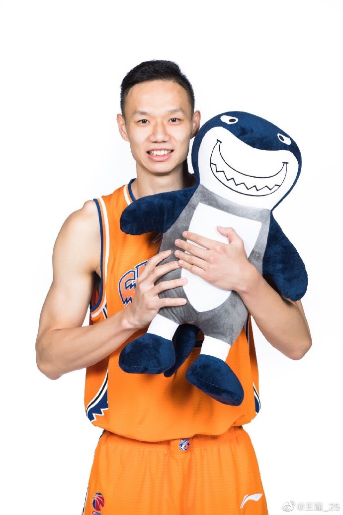 王潼新作揭秘小巷特色小店的独特魅力