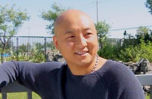 科技重塑舞台艺术，探寻演员角色的全新体验与奥秘！