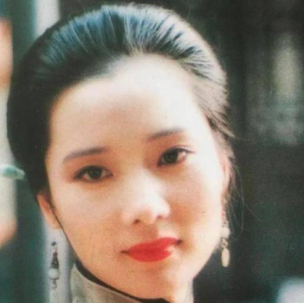 少女女明星的秘密小巷之旅揭秘