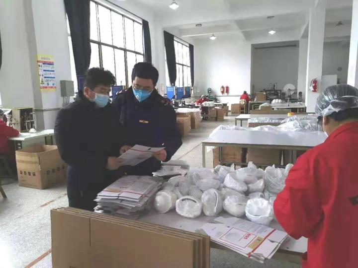 最新口罩生产量背后的故事,工厂里的友情与家的温暖