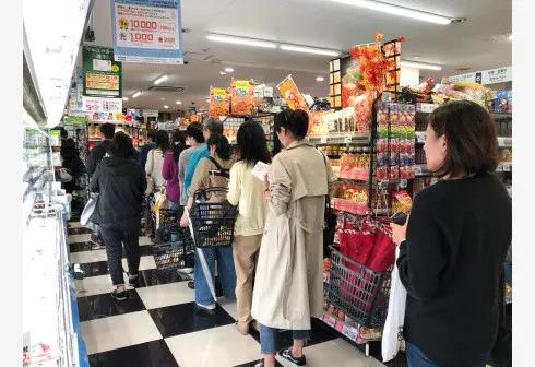 最新口罩生产量背后的故事,工厂里的友情与家的温暖