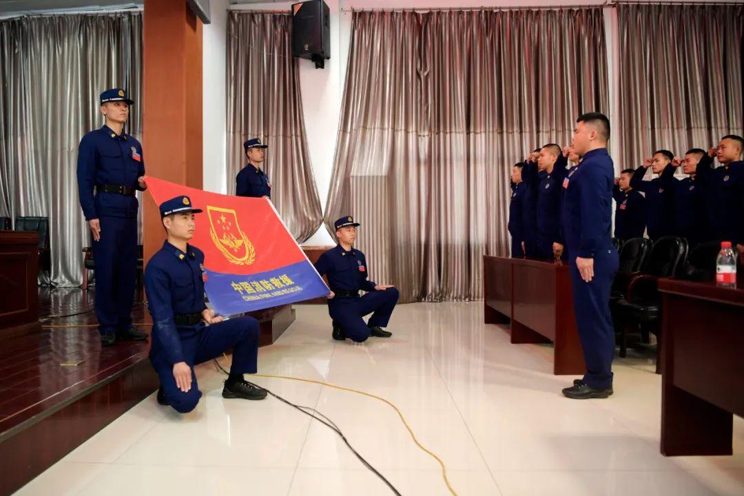 最新政府专职消防员改革方案揭晓,勇敢之旅探索自然美景的守护者之路