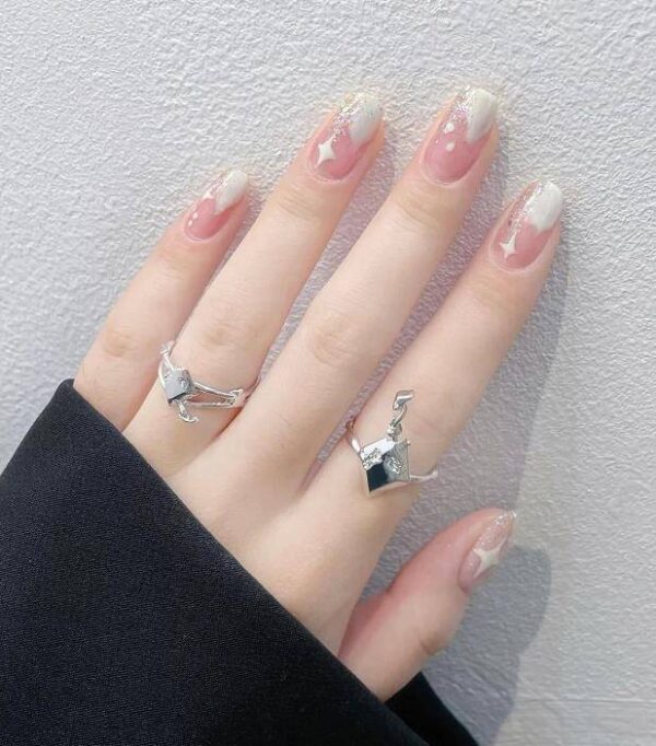 最新美甲款式,自然美景的旅行探索之旅