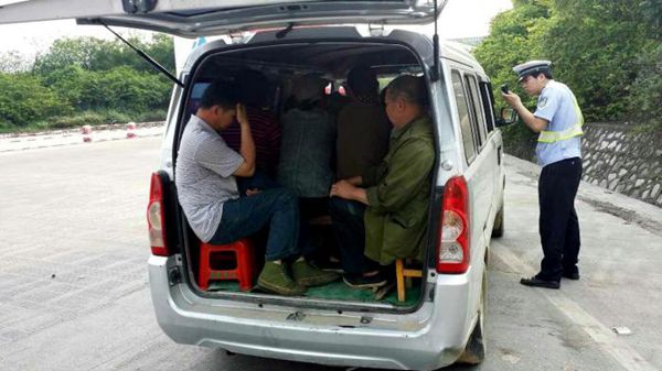 最新沪牌面包车资讯，发展与影响概述