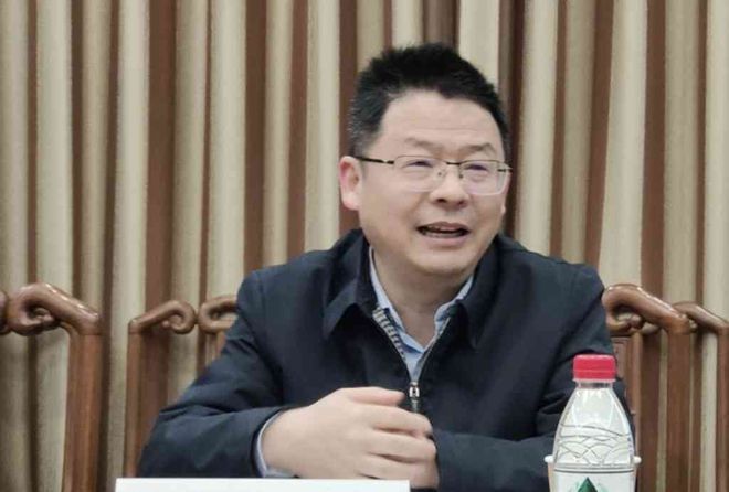 蔡伟生新职务揭秘,与自然美景的旅行奇缘