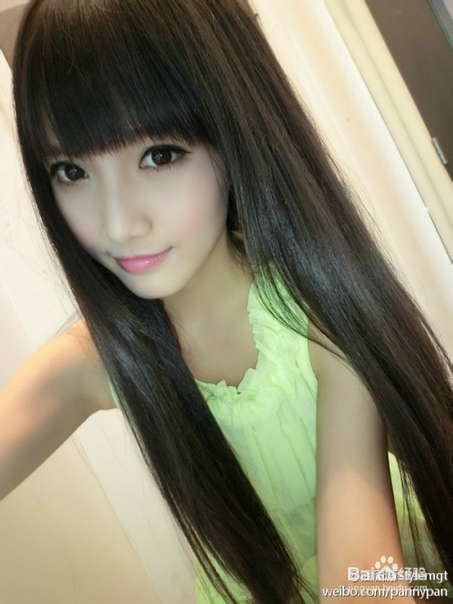 潘潇潇最新家居照展现优雅生活与时尚家居设计风采