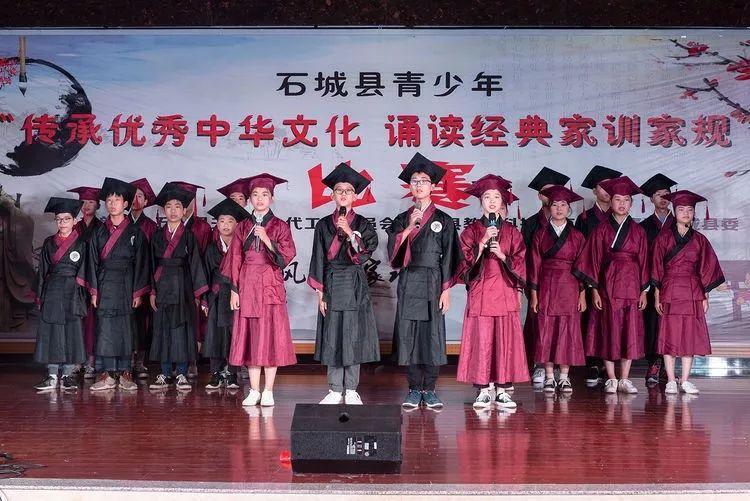 朗读比赛视频，小巷深处的文字盛宴展现文字魅力