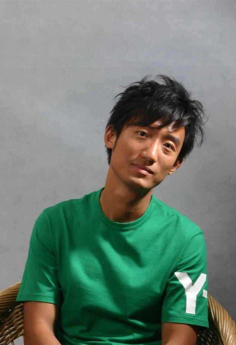 曹姓男演员,聚焦演艺界的璀璨之星