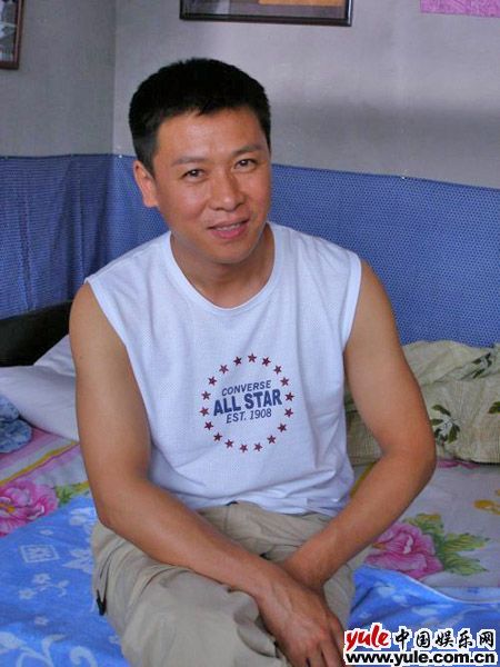 胡亚捷，演艺之路的璀璨明星