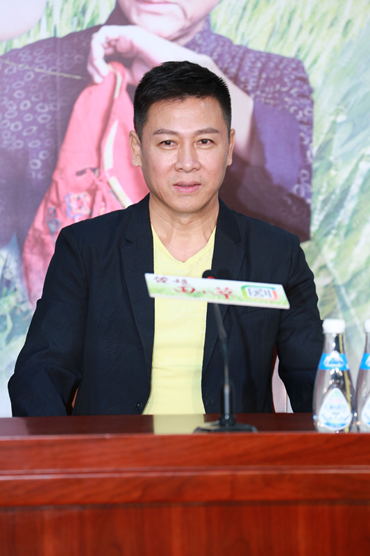 胡亚捷,演艺之路的璀璨明星