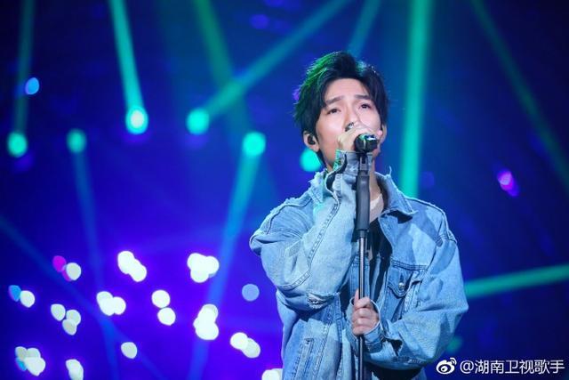 男歌唱比赛精选曲目大解密,哪些歌曲成为夺冠热门?🎤✨