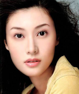 女老明星,女老明星与小巷中的秘密乐园