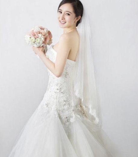 明星梦幻婚礼的婚纱礼服,星光熠熠缔造梦幻之美