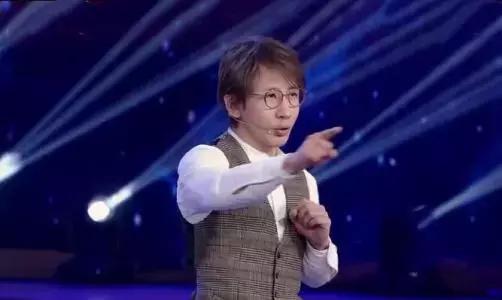 潘长江小品搭档女演员,潘长江小品搭档女演员——舞台上的温馨友情