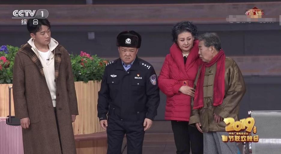 潘长江小品搭档女演员,潘长江小品搭档女演员——舞台上的温馨友情