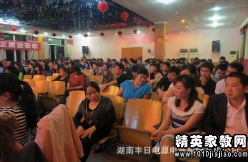 演讲比赛盛大开幕，欢迎各位嘉宾与观众朋友们