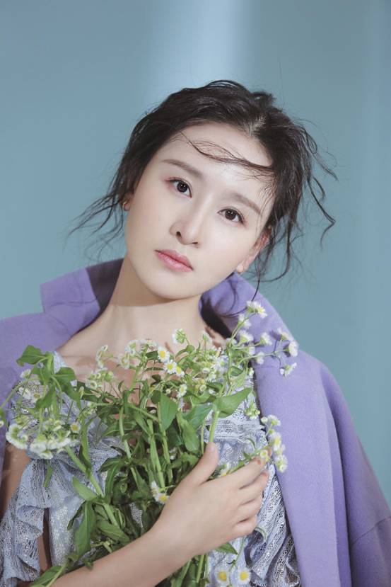 演员玲珑，舞台之外的彩色日常与真挚陪伴