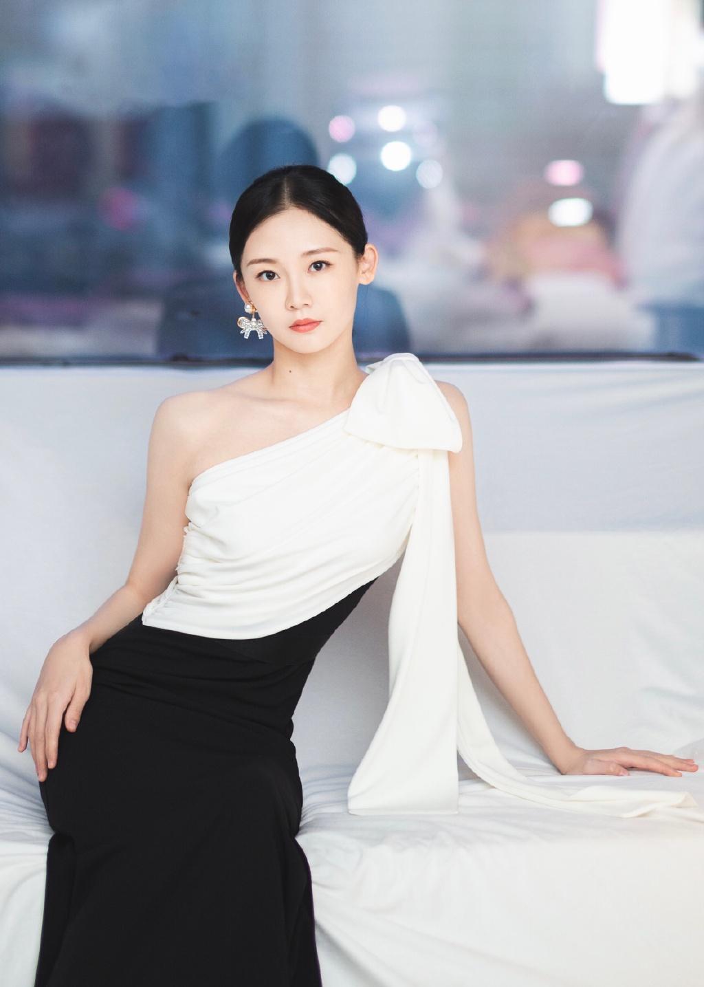 荆小七演员,荆小七演员，星光璀璨的时代印记