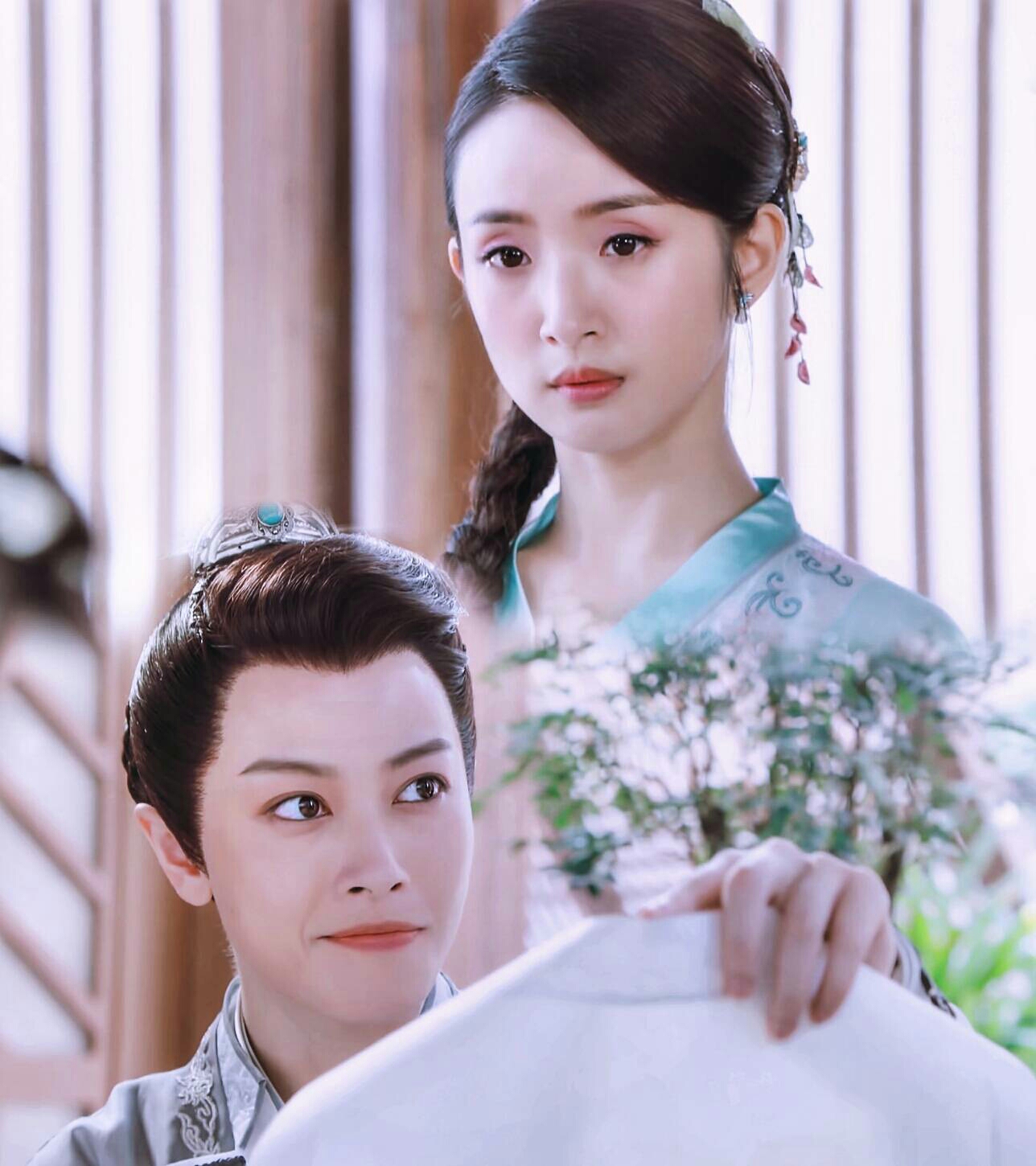 小女花不弃，自然美景探险之旅，内心的平静与欢笑的唤醒之旅。