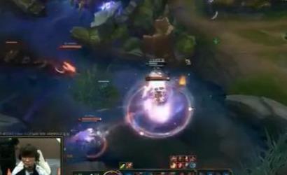 Faker经典比赛与小巷美食的双重魅力揭秘