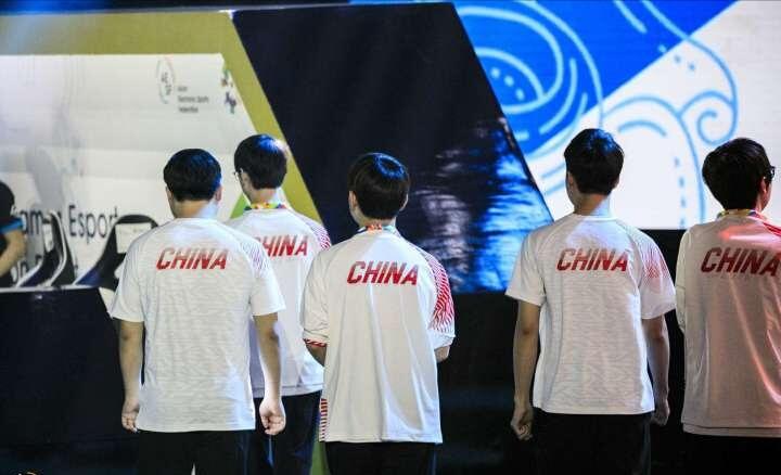 Faker经典比赛与小巷美食的双重魅力揭秘