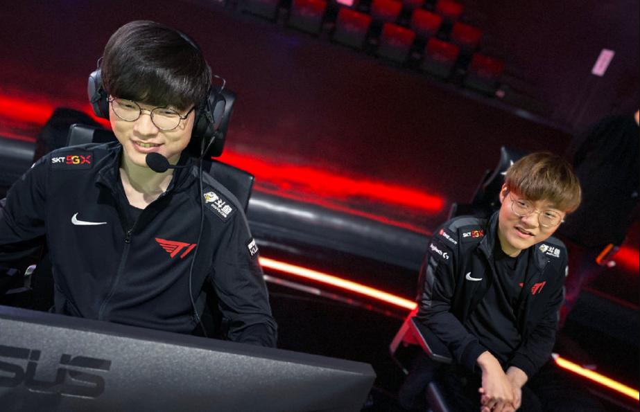 Faker经典比赛与小巷美食的双重魅力揭秘