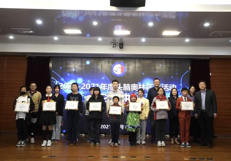 重力小车比赛,速度与技巧的巅峰对决