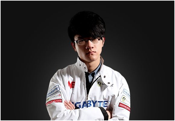 电竞传奇续写篇章,若风再战赛场