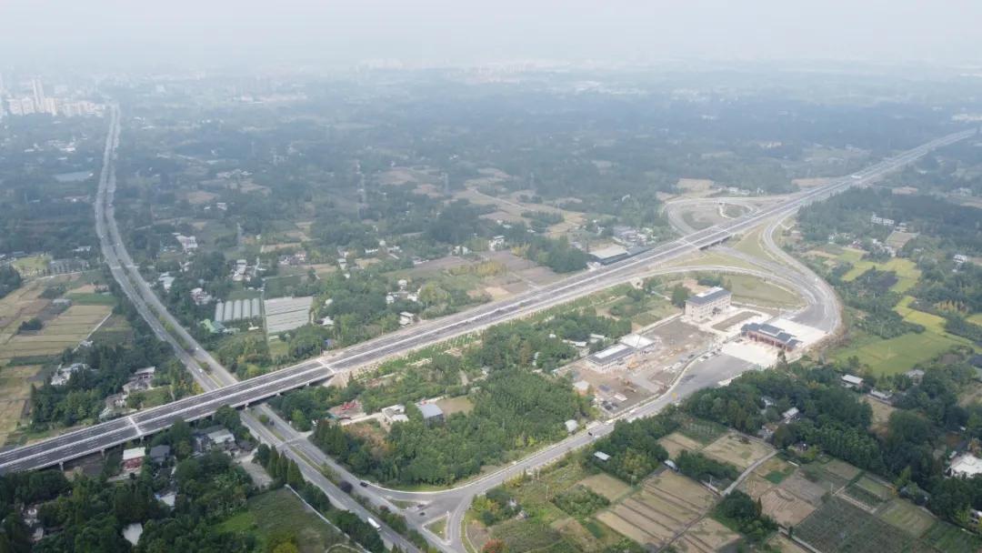 跑最新,跑最新,带你领略时尚潮流的前沿魅力!