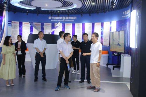 供应链上市公司有哪些,供应链上市公司的奇妙之旅，友情与陪伴的力量