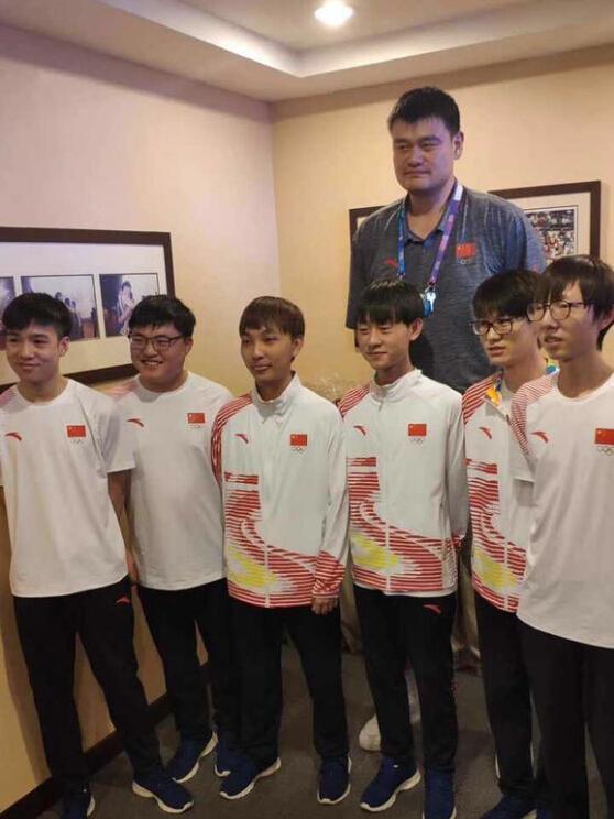 韩国男明星身高揭秘，星光与美食的隐秘之旅