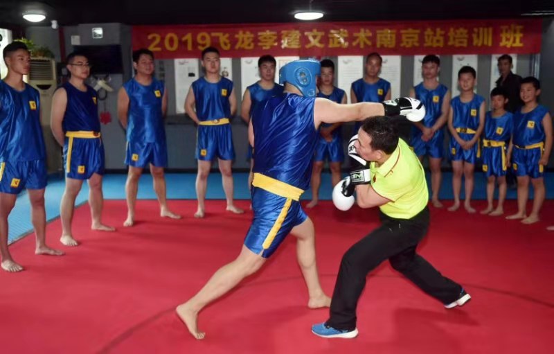 飞龙李建文比赛视频,励志之旅中的变化、自信与成就感展现