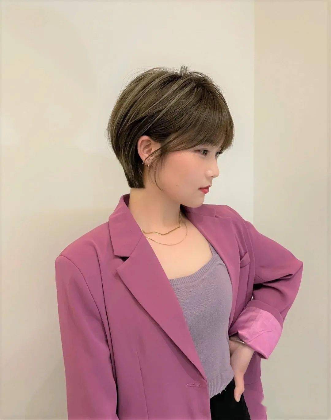 时尚潮流演变下的最新短发发型图片及其影响力