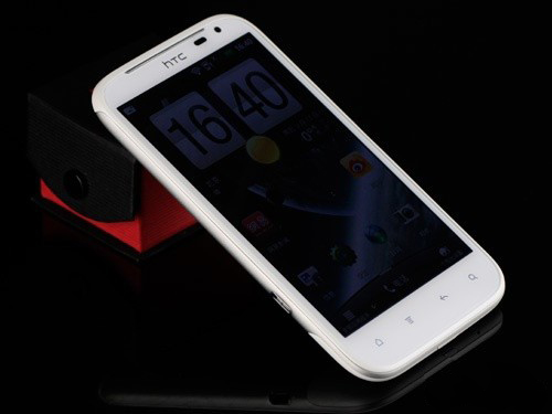 科技与时尚融合,最新款手机展现风采