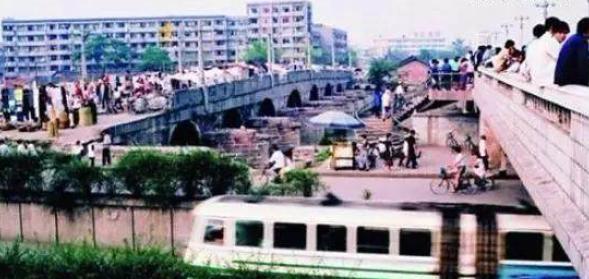 成都墩子最新招聘资讯揭秘,人才热土的蓬勃生机探寻