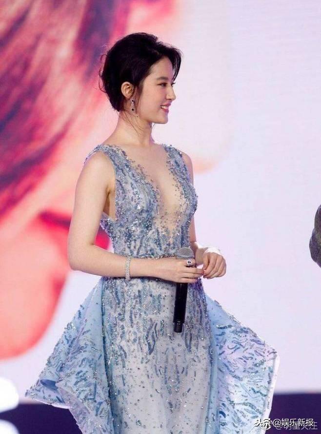 审美视角下的探讨,女明星胸部的魅力与争议