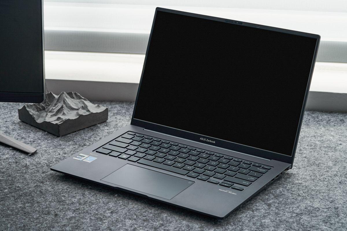 华硕最新超薄笔记本，自然美景的探索之旅