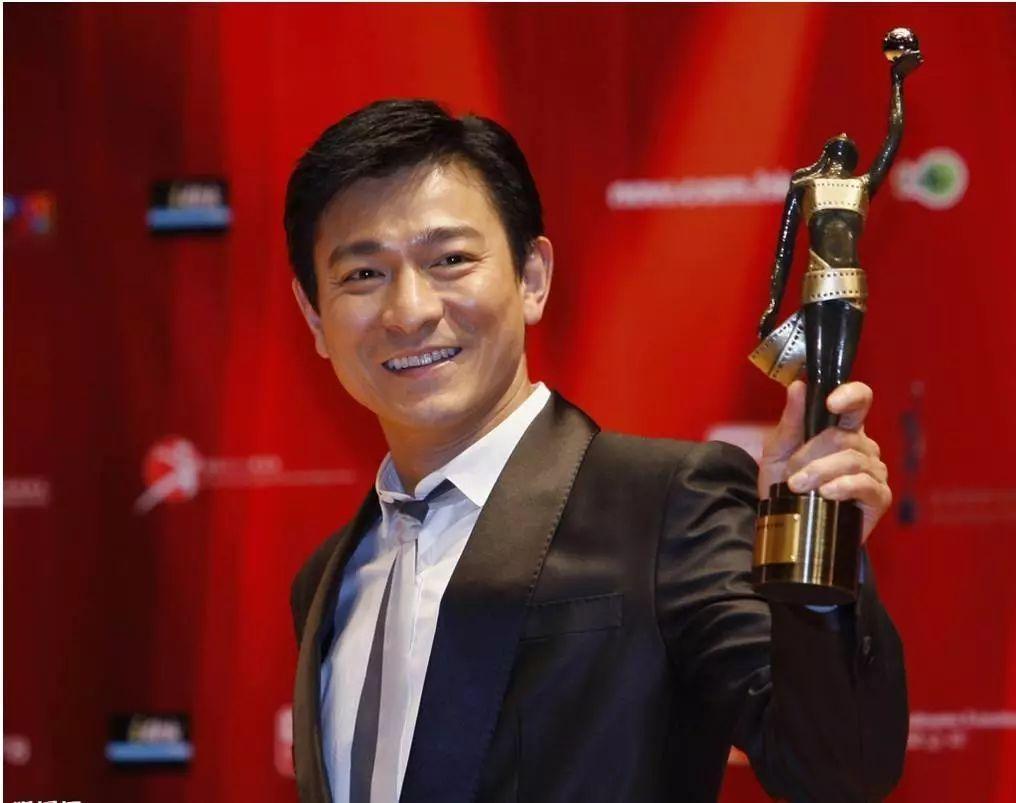 璀璨星光的魅力与影响，明星煌煌的双重照耀