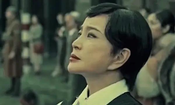 宝连灯演员揭秘,舞台背后的秘密与小巷中的故事