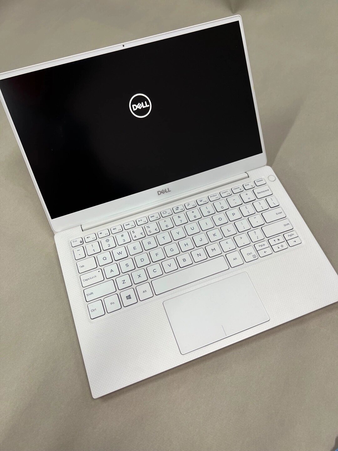 戴尔最新款笔记本,科技巅峰之作,生活便捷之选